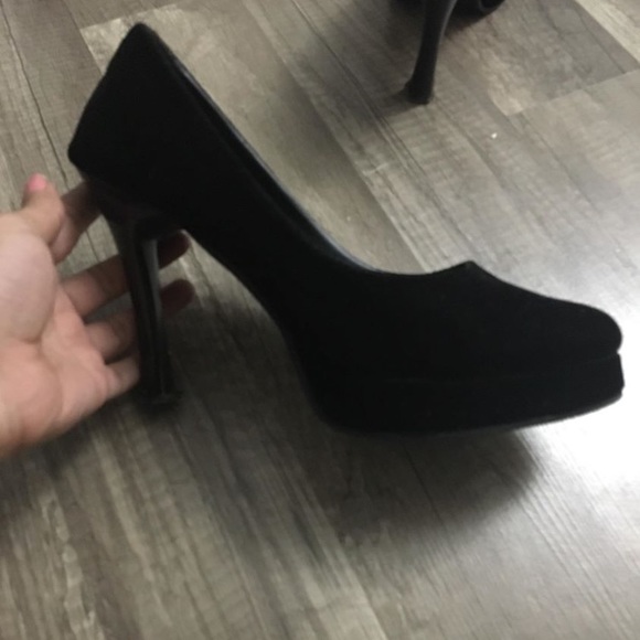 Heels - Picture 4 of 4